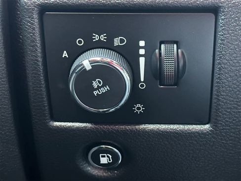 Used 2020 Jeep Grand Cherokee Limited X image 24