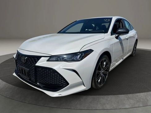 Used 2019 Toyota Avalon XSE w/ All Weather Liner Package FWD image 1