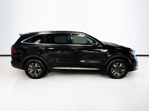 Used 2022 Kia Sorento S image 8
