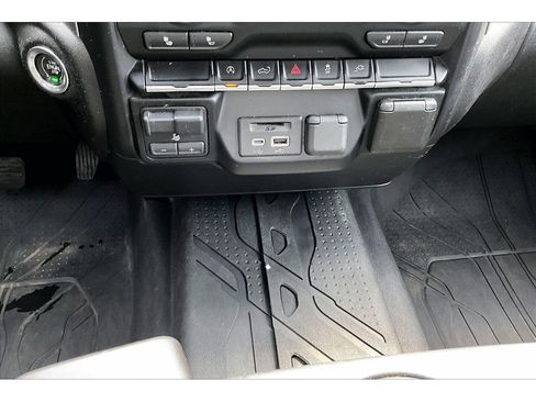 Used 2019 Chevrolet Silverado 1500 LT w/ All-Star Edition image 28