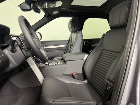 Used 2026 Land Rover Discovery Limited Edition AWD/4WD image 4