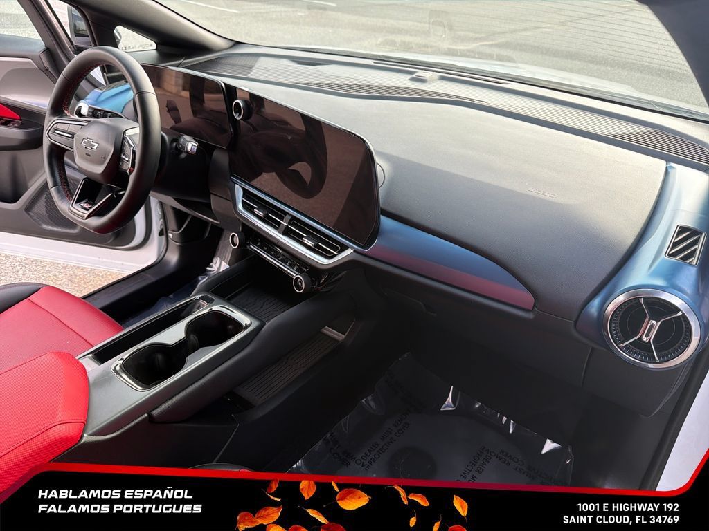Certified 2024 Chevrolet Equinox EV RS FWD image 35