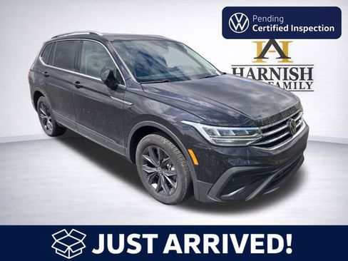 Used 2023 Volkswagen Tiguan SE w/ Panoramic Sunroof Package AWD/4WD image 1