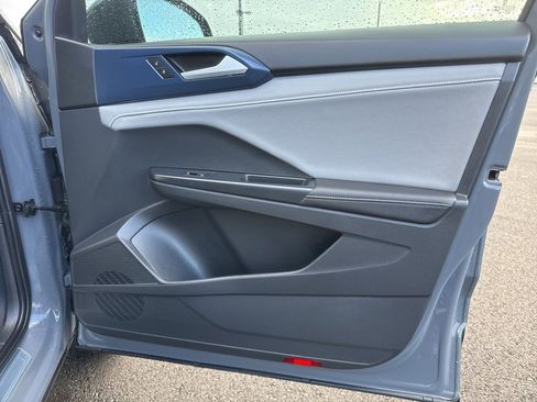 Used 2024 Volkswagen Taos SE w/ Panoramic Sunroof Package image 26