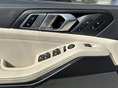 Used 2021 BMW X5 sDrive40i w/ M Sport Package image 21