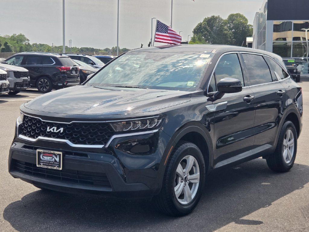 Used 2023 Kia Sorento LX AWD/4WD image 8