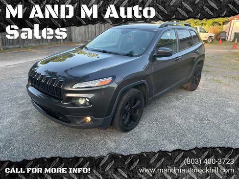 Used 2018 Jeep Cherokee Latitude w/ Altitude Package FWD image 1