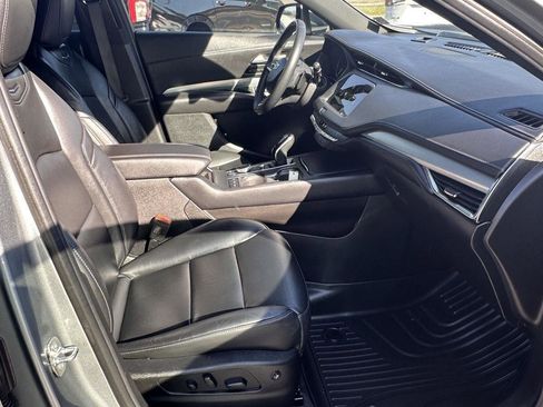 Used 2023 Cadillac XT4 Premium Luxury image 10