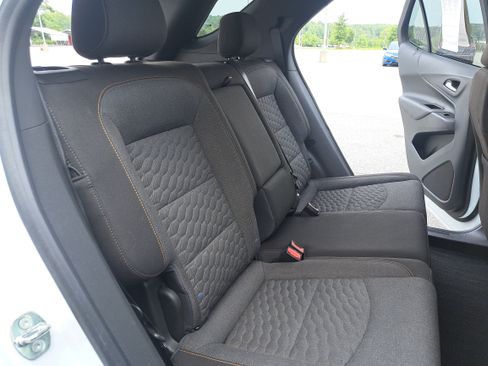 Used 2021 Chevrolet Equinox LT FWD image 12