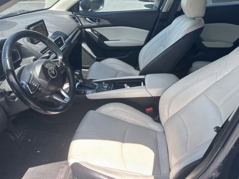 Used 2018 MAZDA MAZDA3 Grand Touring FWD image 10