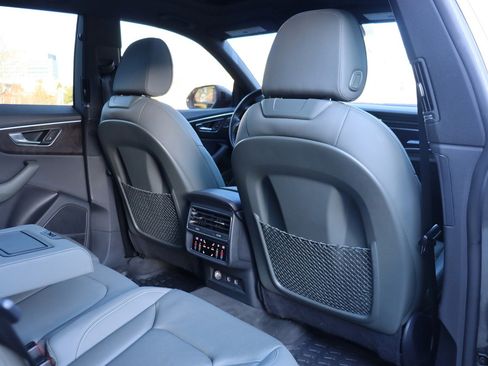 Used 2019 Audi Q8 Premium Plus w/ Premium Plus image 17