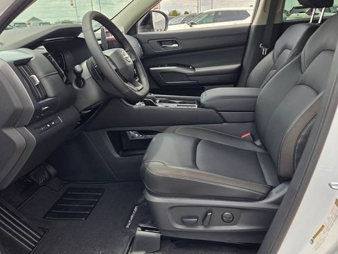 New 2026 Nissan Pathfinder SL FWD image 5