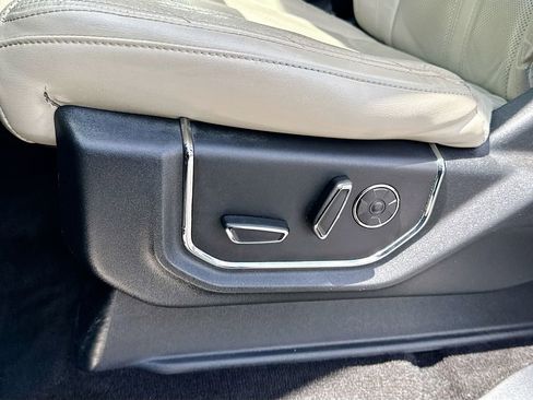 Used 2018 Ford Expedition Platinum image 20