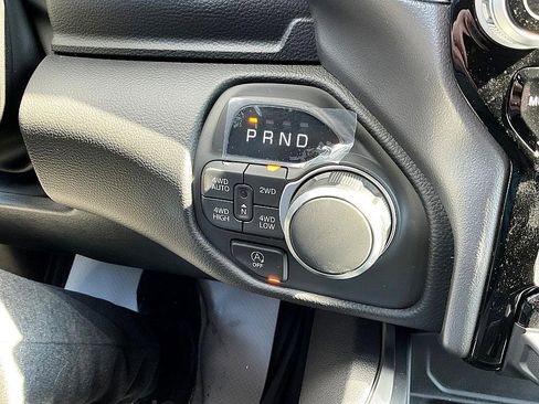 New 2026 RAM 1500 4x4 Crew Cab image 19