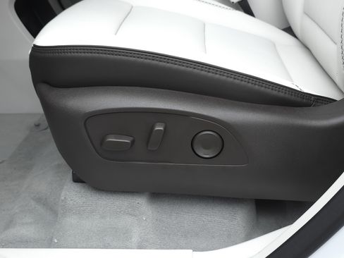 New 2026 GMC Acadia Denali w/ Super Cruise Package FWD image 11