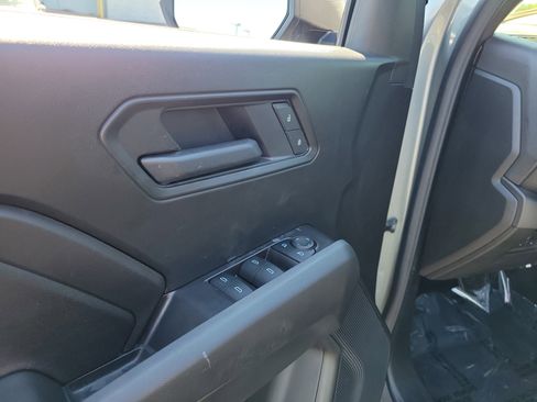 Used 2025 Chevrolet Colorado W/T w/ WT Custom Package RWD image 18