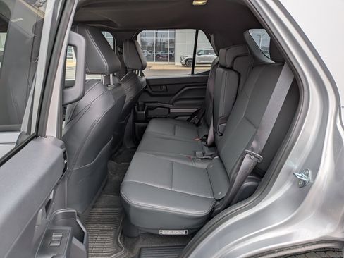 Used 2025 Toyota 4Runner TRD Off-Road Premium image 18