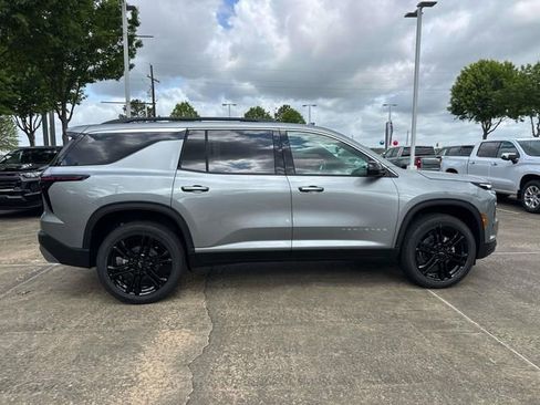 New 2026 Chevrolet Traverse LT w/ LPO, Floor Liner Package FWD image 9