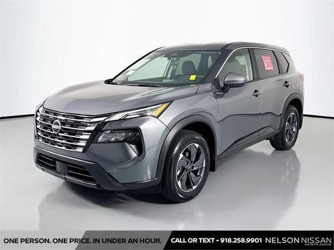 Certified 2025 Nissan Rogue SV FWD image 1
