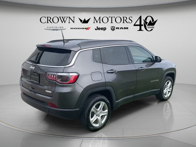 Used 2023 Jeep Compass Latitude w/ Convenience Group AWD/4WD image 5