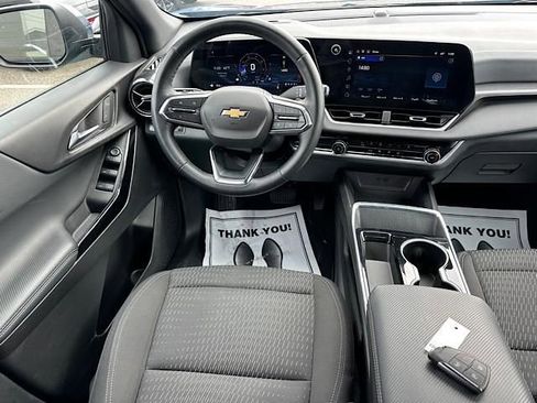Used 2025 Chevrolet Equinox LT image 19