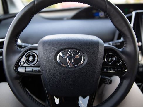 Used 2020 Toyota Prius Prime Limited image 11