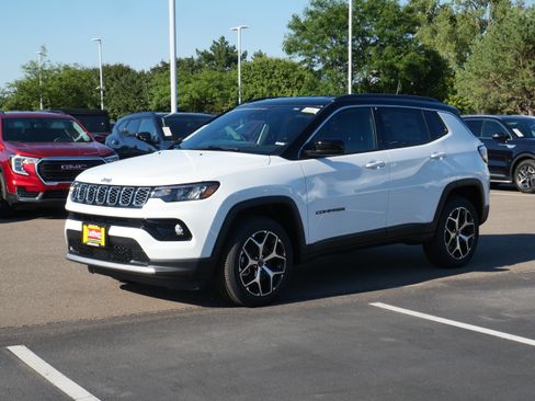 New 2026 Jeep Compass Limited w/ Sun, Sound & Navigation Group AWD/4WD image 24