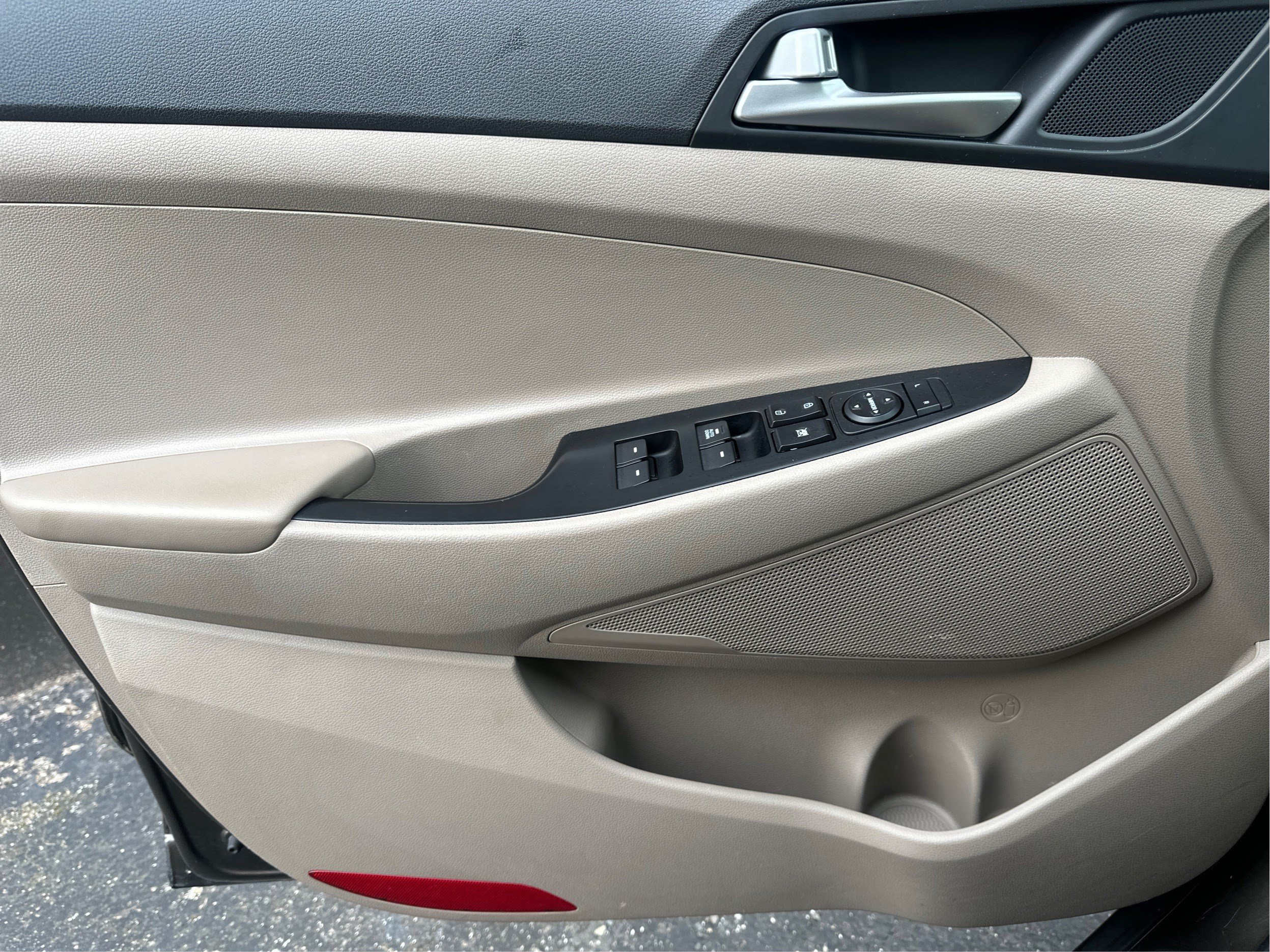 Used 2019 Hyundai Tucson SE w/ Cargo Package AWD/4WD image 19