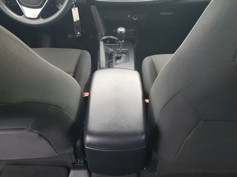 Used 2017 Toyota RAV4 LE image 22