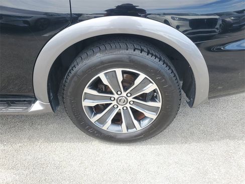 Used 2018 Nissan Armada SL w/ Moonroof Package image 9