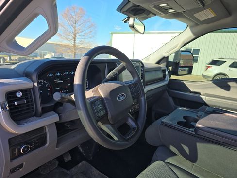 Used 2023 Ford F350 XLT w/ Camper Package image 18