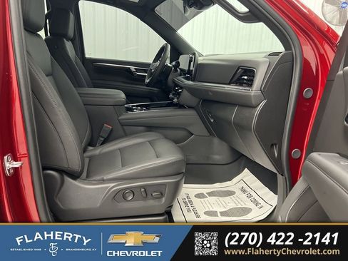 Used 2025 Chevrolet Tahoe Z71 w/ Comfort Package image 15