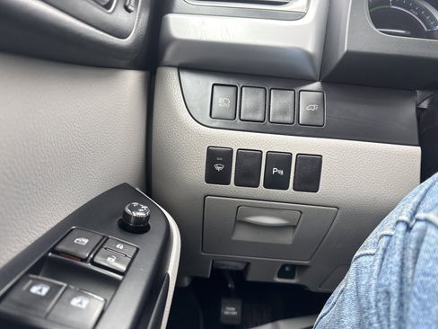 Used 2019 Toyota Highlander Limited image 27