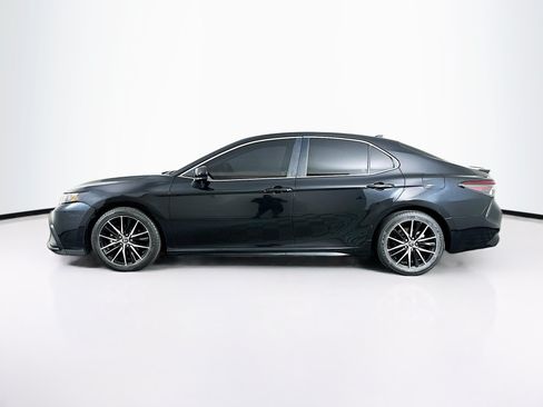 Used 2021 Toyota Camry SE FWD image 4