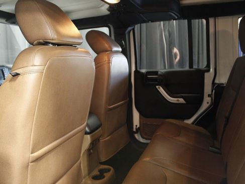 Used 2017 Jeep Wrangler Unlimited Sahara w/ Dual Top Group image 41