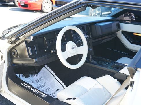 Used 1988 Chevrolet Corvette Base image 11