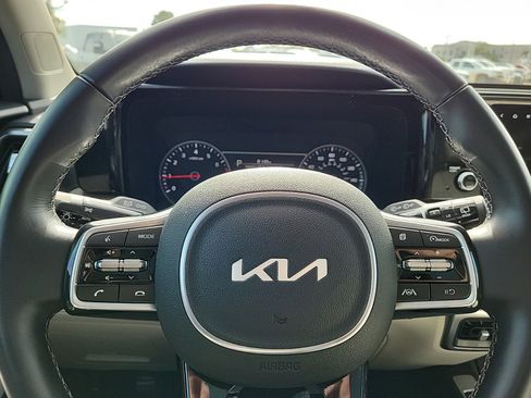 Used 2022 Kia Sorento S w/ Panoramic Sunroof Package image 19