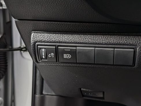 Used 2022 Toyota Corolla SE image 34