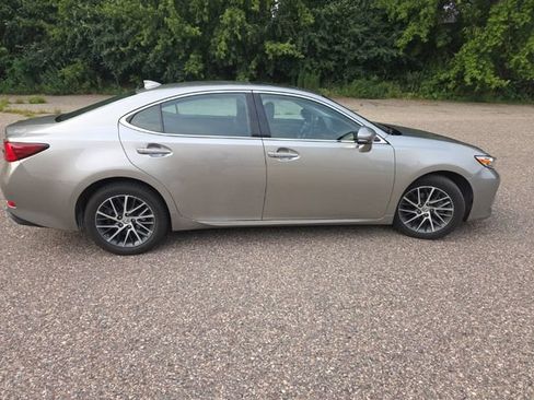 Used 2016 Lexus ES 350 w/ Premium Package w/Wood Trim FWD image 17