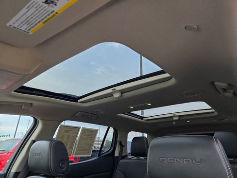 Used 2017 GMC Acadia Denali w/ Technology Package image 26