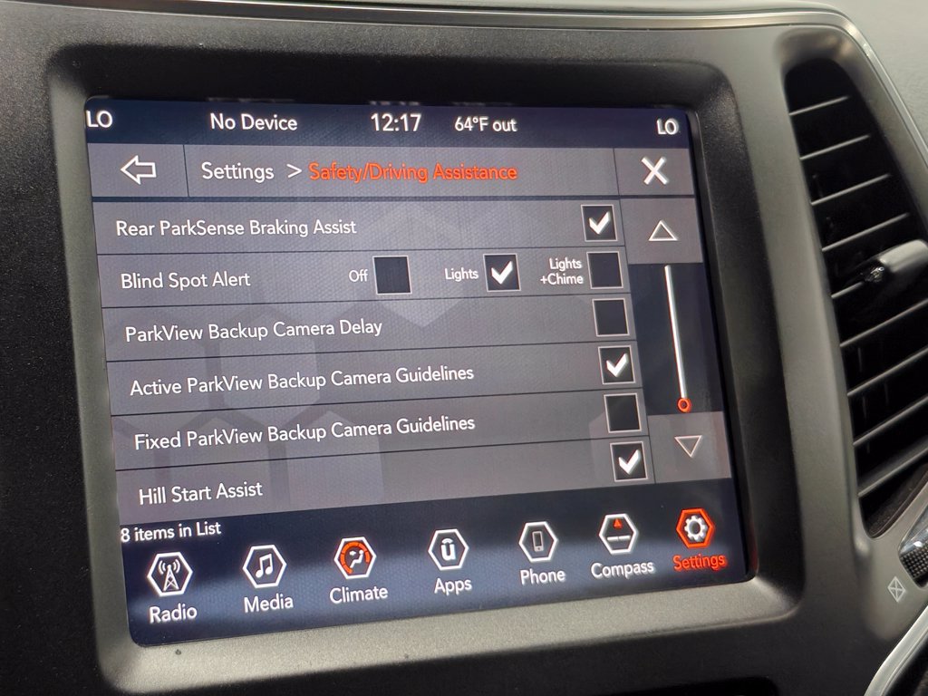 Used 2019 Jeep Cherokee Trailhawk AWD/4WD image 39