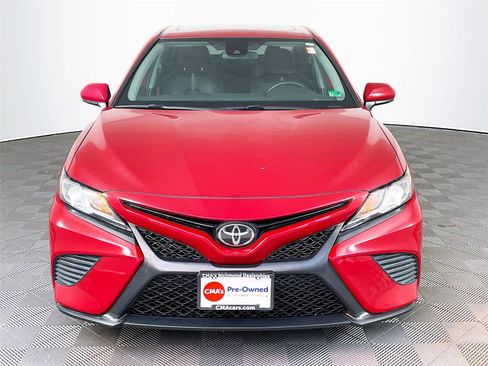 Used 2020 Toyota Camry SE FWD image 2