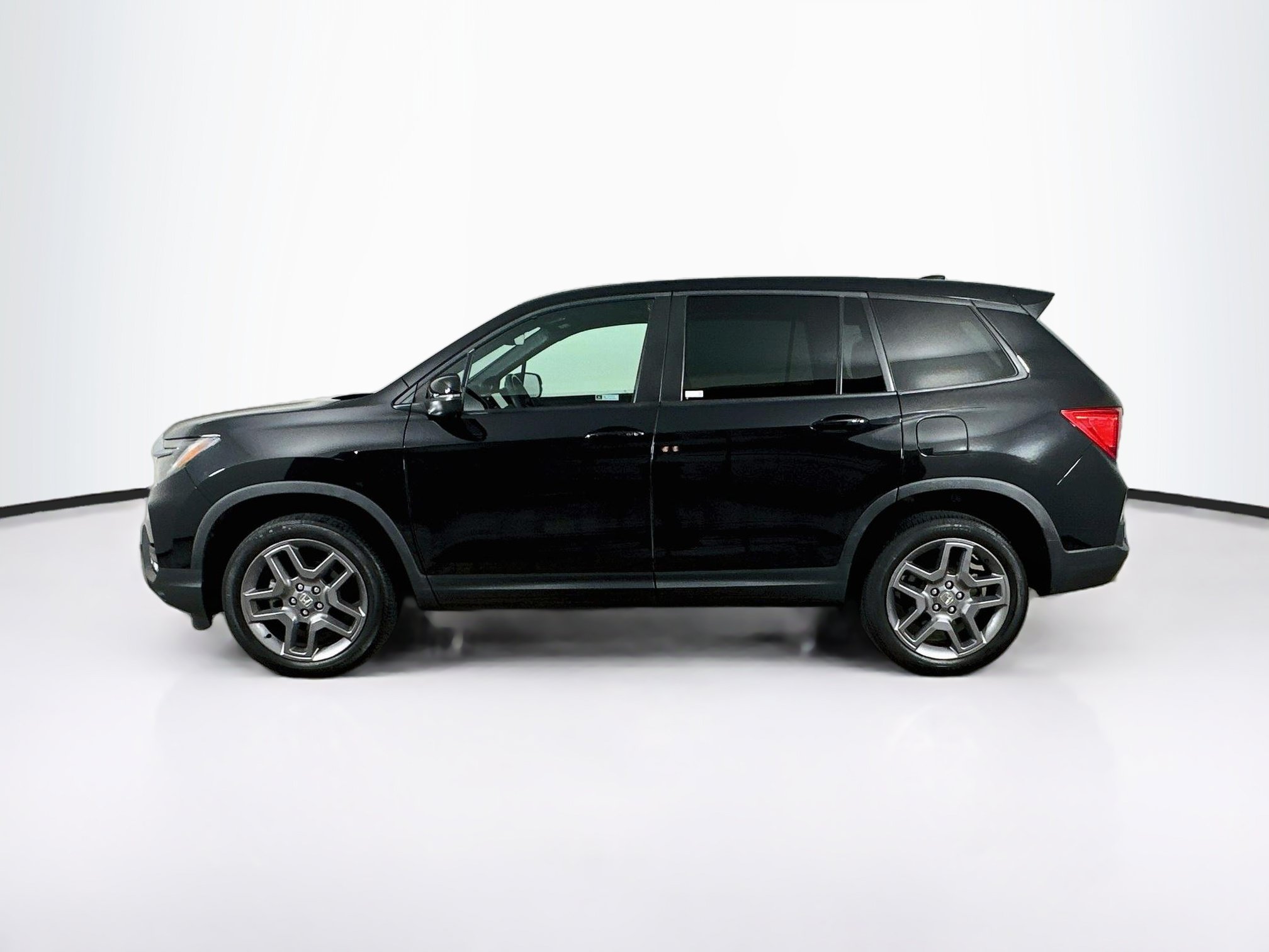Used 2023 Honda Passport EX-L image 4