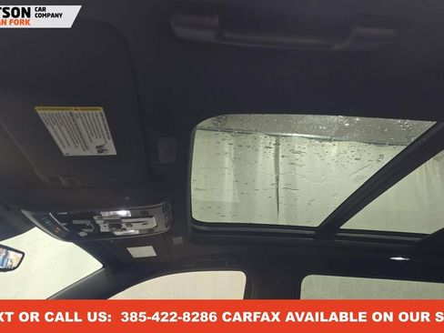 Used 2025 Cadillac Escalade ESV Sport image 2