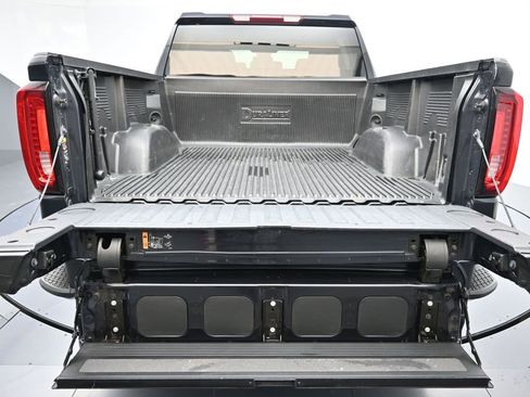 Certified 2025 GMC Sierra 1500 SLT image 25