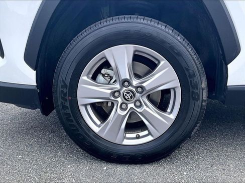 Used 2025 Toyota RAV4 XLE AWD/4WD image 7