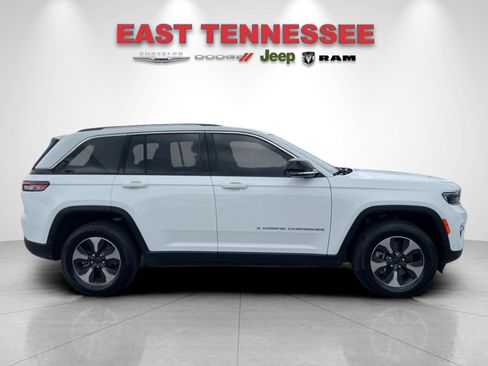 Used 2022 Jeep Grand Cherokee Limited 4xe w/ Luxury Tech Group II AWD/4WD image 2