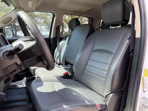 Used 2022 RAM 1500 Tradesman w/ Chrome Appearance Group AWD/4WD image 9