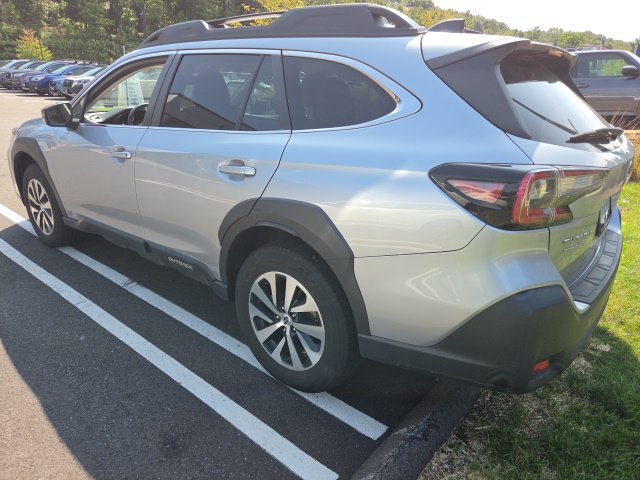 Used 2024 Subaru Outback Premium AWD/4WD image 17