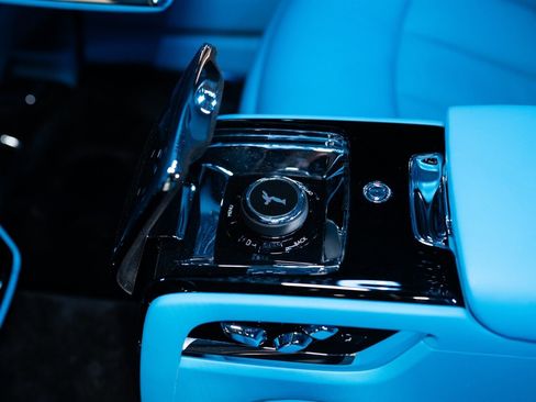 Used 2025 Rolls-Royce Phantom Sedan image 12